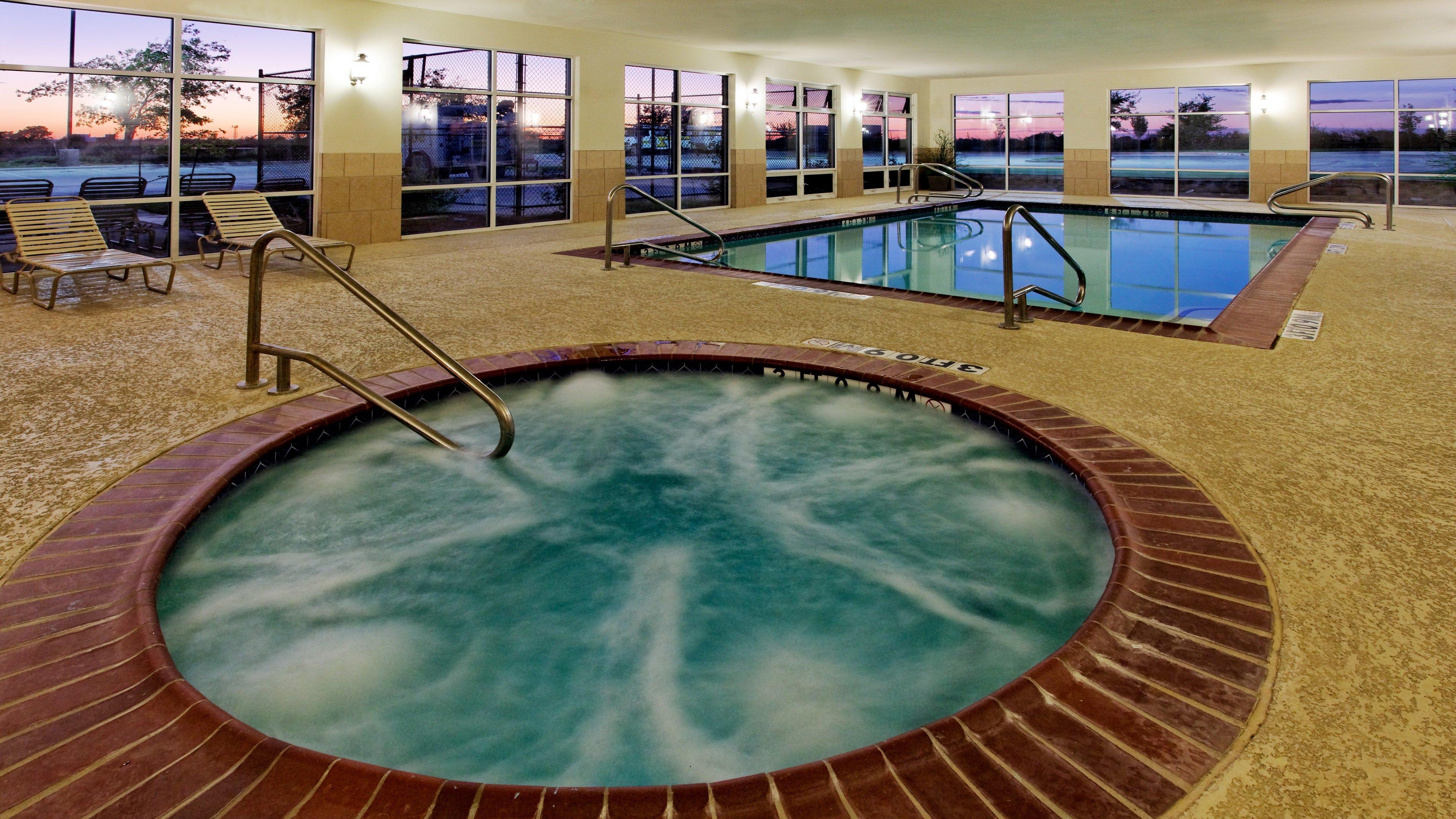 Holiday Inn Express Hotel & Suites Cleburne By Ihg Eksteriør bilde